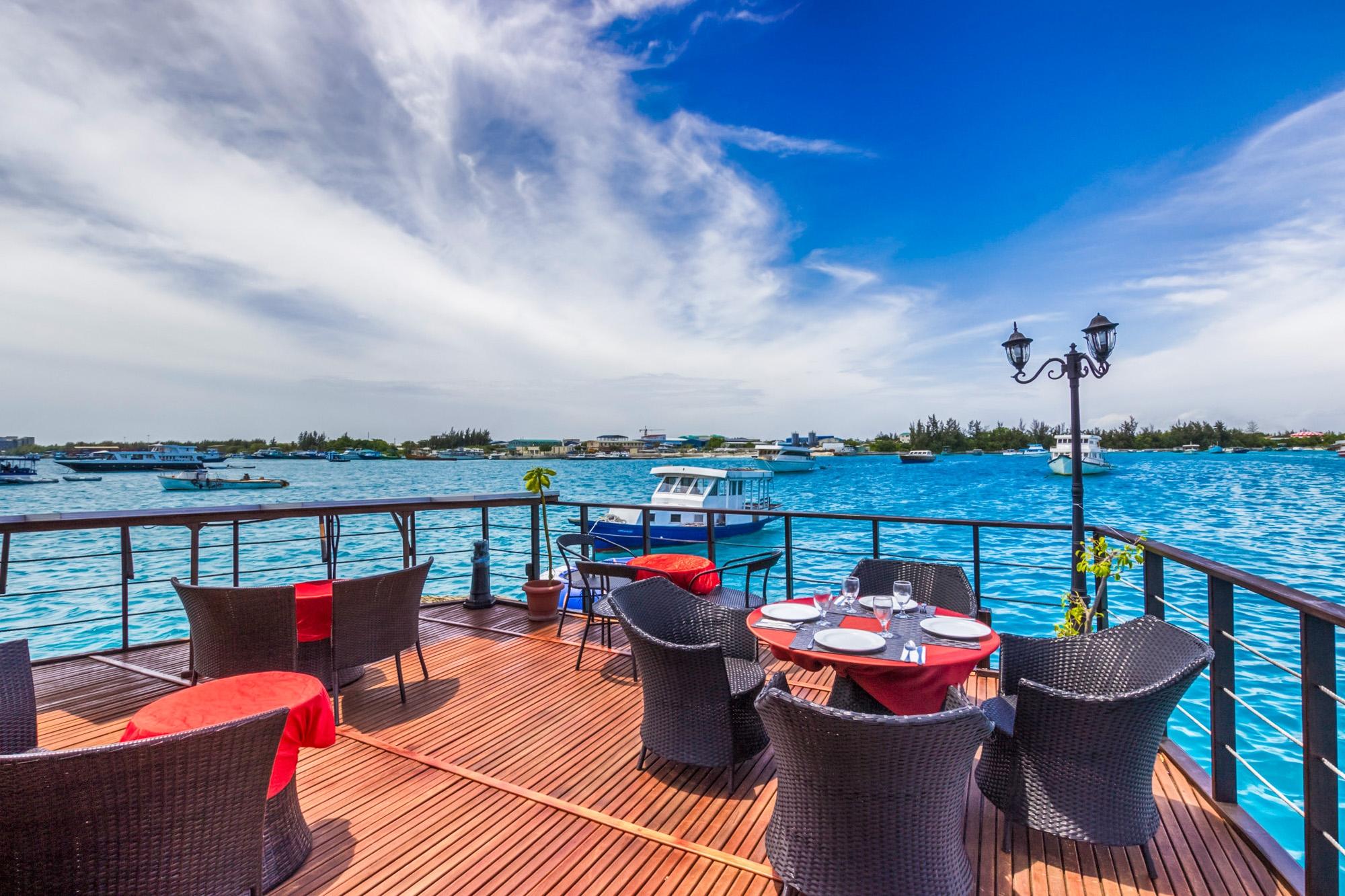 Hotel Ui Inn Malé Extérieur photo