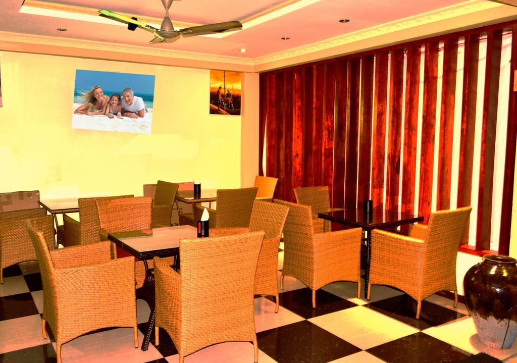 Hotel Ui Inn Malé Extérieur photo