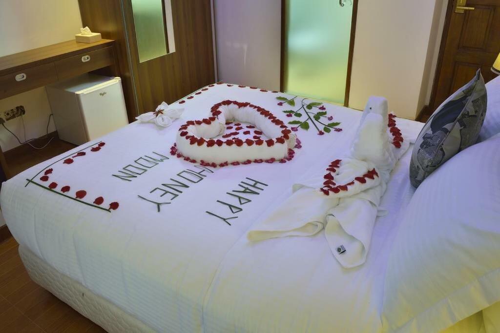 Hotel Ui Inn Malé Extérieur photo