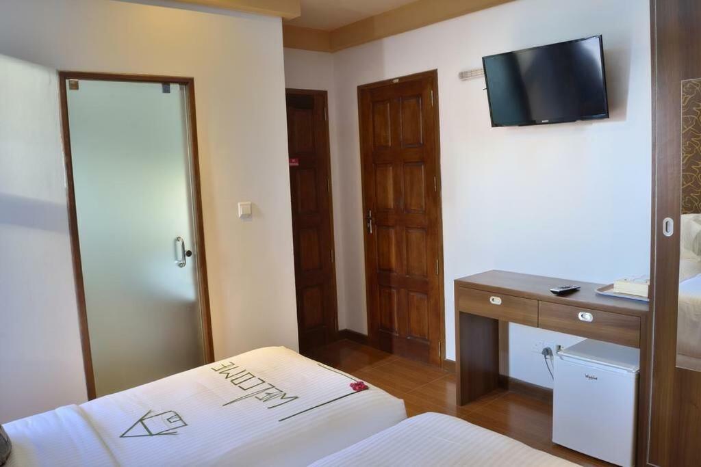 Hotel Ui Inn Malé Extérieur photo