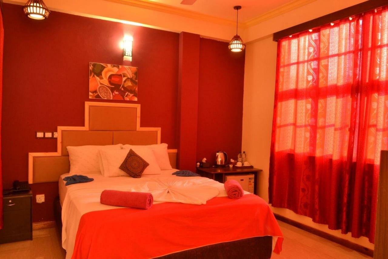 Hotel Ui Inn Malé Extérieur photo