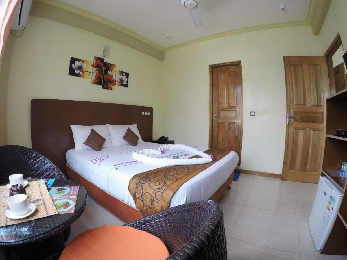 Hotel Ui Inn Malé Extérieur photo