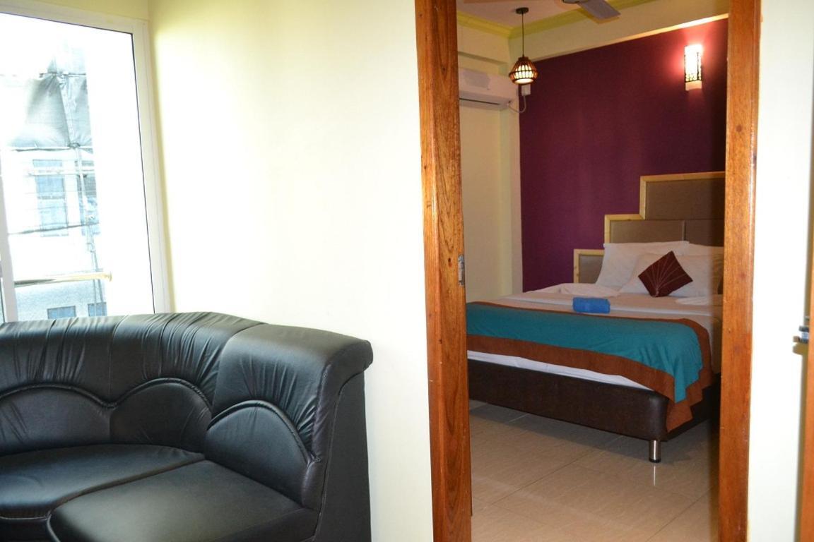 Hotel Ui Inn Malé Extérieur photo